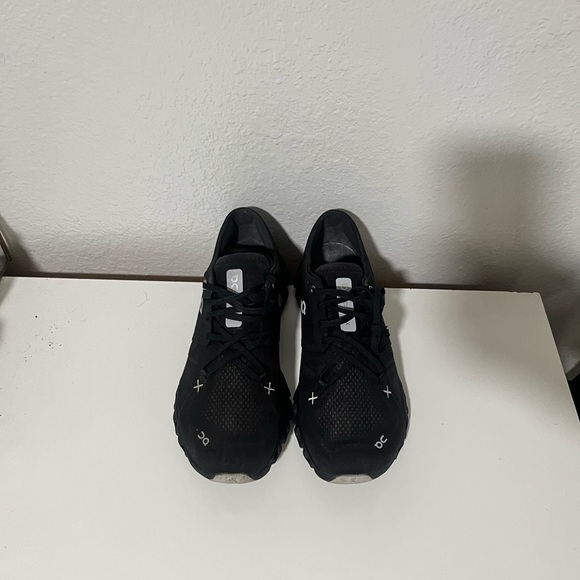 On Cloud Women Sneakers - Picture 2 of 5